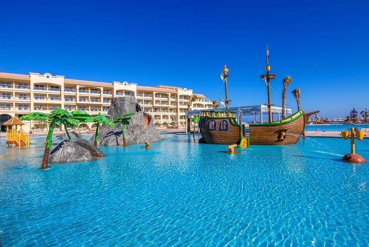 Pickalbatros White Beach Resort