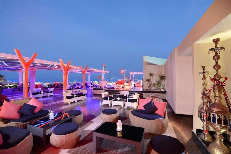 Pickalbatros White Beach Resort