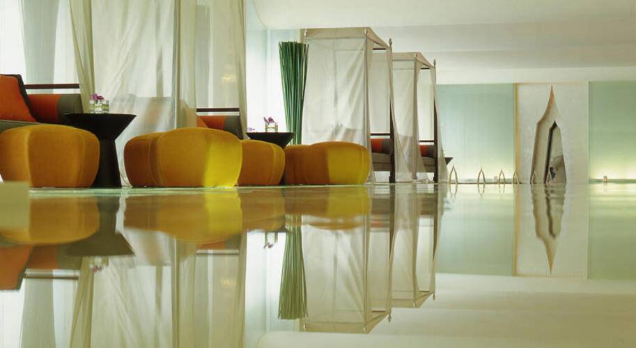 Dusit Thani Bangkok Hotel