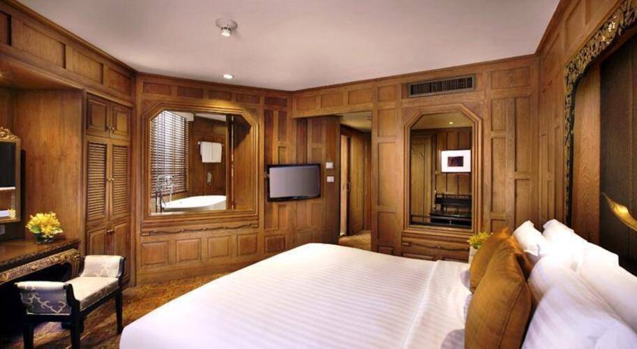 Dusit Thani Bangkok Hotel