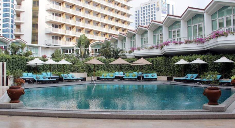 Dusit Thani Bangkok Hotel