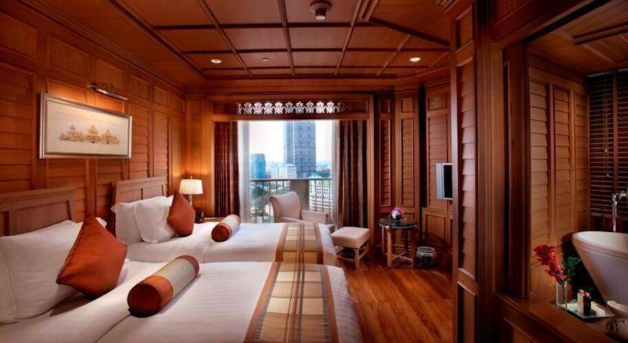 Dusit Thani Bangkok Hotel