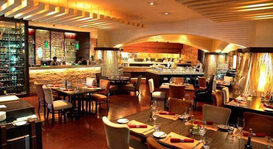 Dusit Thani Bangkok Hotel