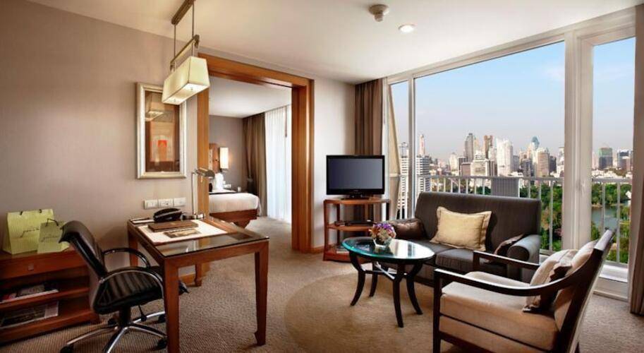 Dusit Thani Bangkok Hotel