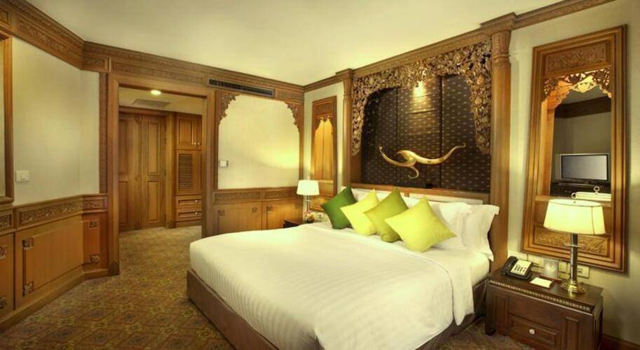 Dusit Thani Bangkok Hotel