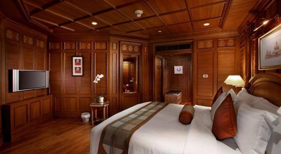 Dusit Thani Bangkok Hotel