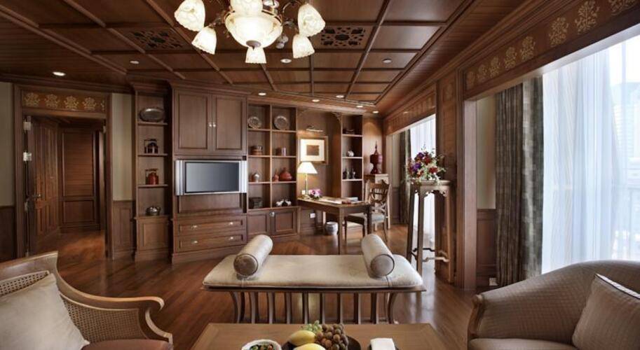 Dusit Thani Bangkok Hotel