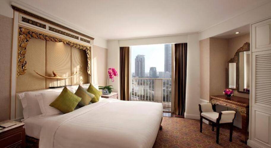 Dusit Thani Bangkok Hotel