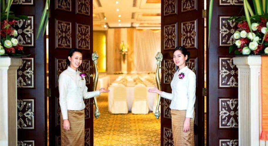 Dusit Thani Bangkok Hotel