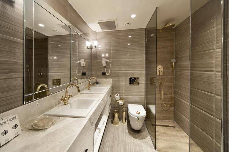 Golden Age 1 Hotel