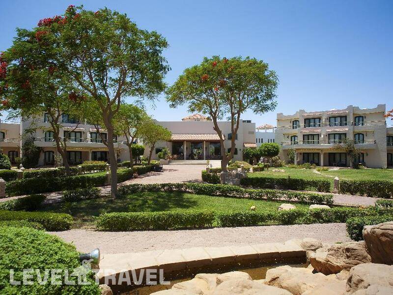 Фотография Lotus Bay Beach Resort