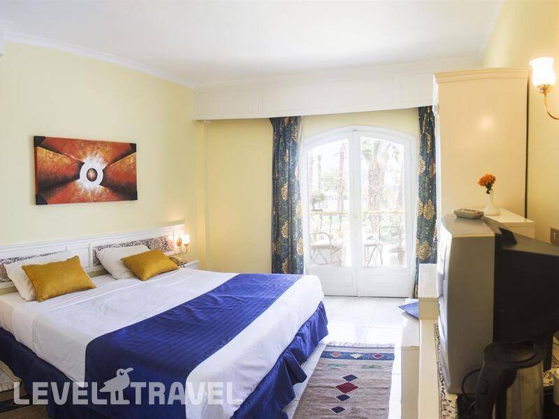 Фотография Lotus Bay Beach Resort