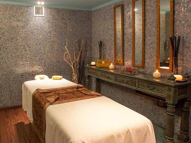 Lotus Retreat Hotel By Luxuria (Ex.Flora Grand Hotel)