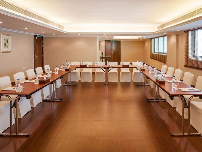 Lotus Retreat Hotel By Luxuria (Ex.Flora Grand Hotel)
