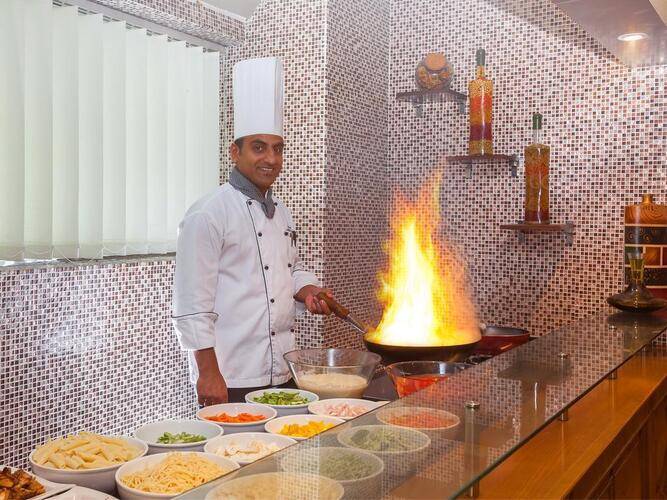 Lotus Retreat Hotel By Luxuria (Ex.Flora Grand Hotel)