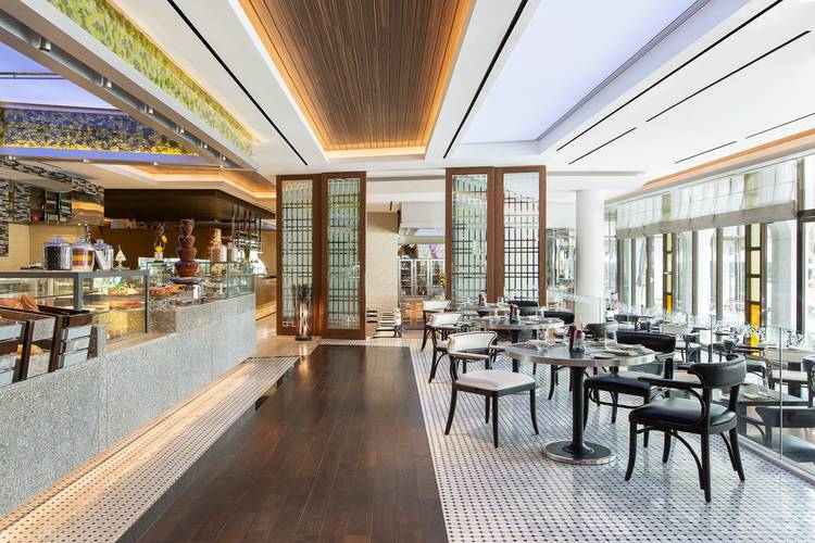 Le Meridien Abu Dhabi Hotel