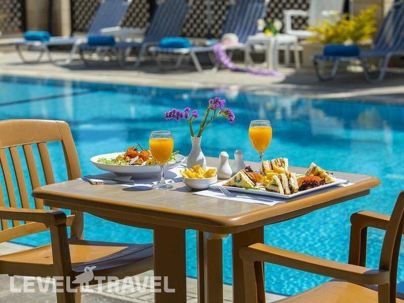 Фотография Kapetanios Limassol Hotel