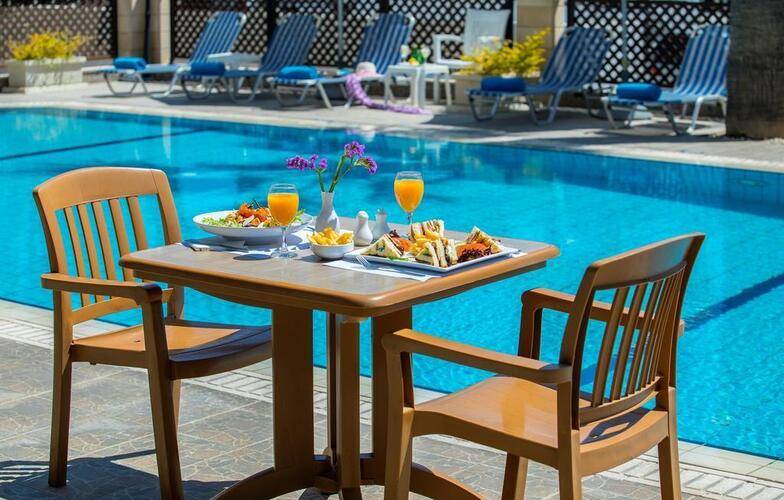 Kapetanios Limassol Hotel