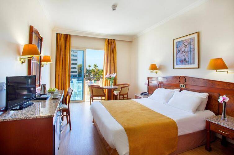 Kapetanios Limassol Hotel