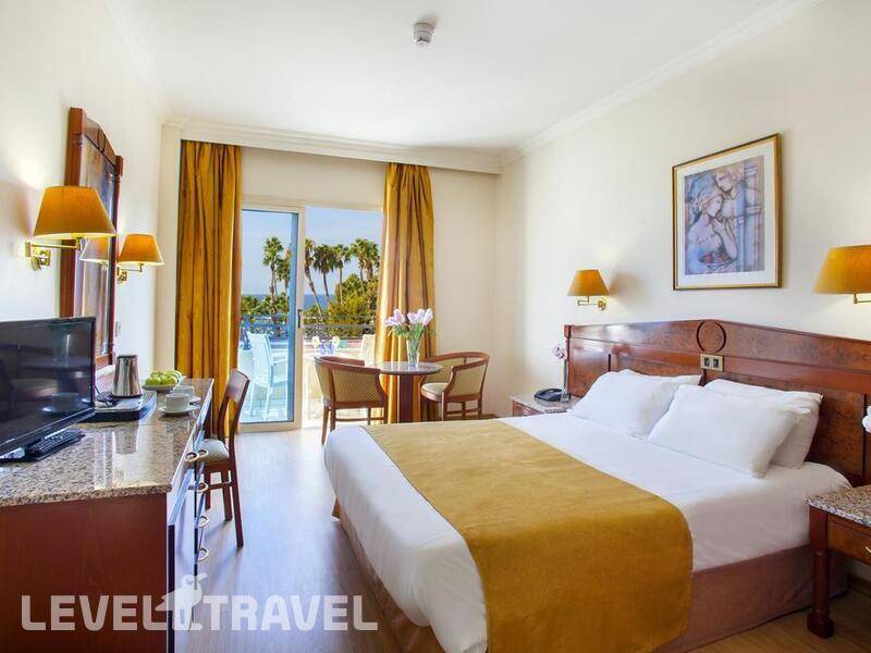 Фотография Kapetanios Limassol Hotel