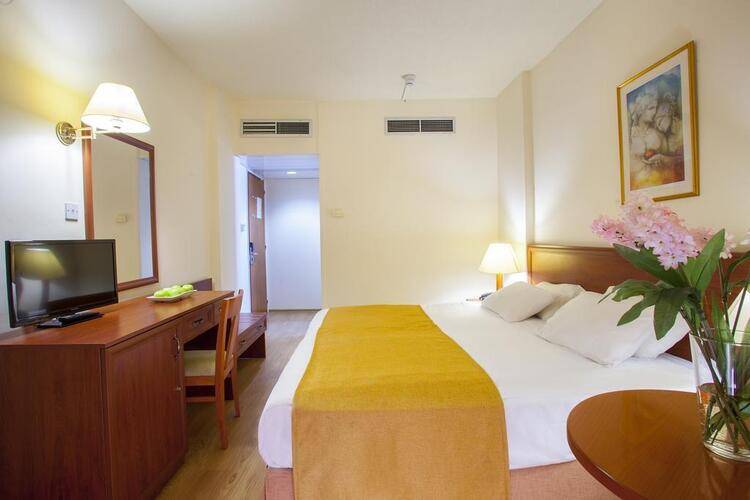 Kapetanios Limassol Hotel