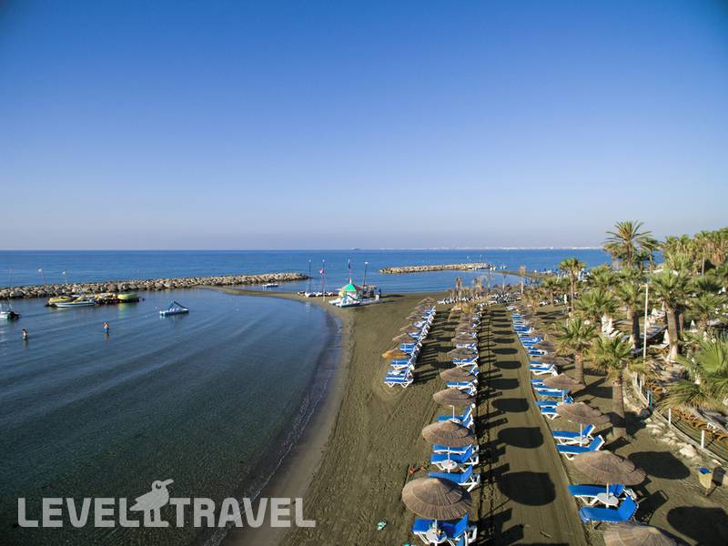Фотография Golden Bay Beach