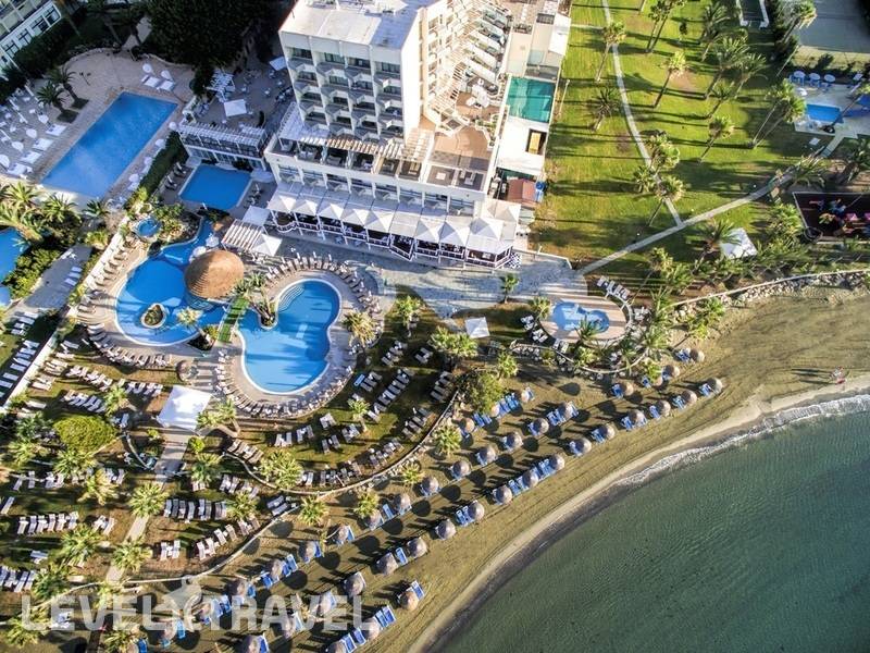 Фотография Golden Bay Beach
