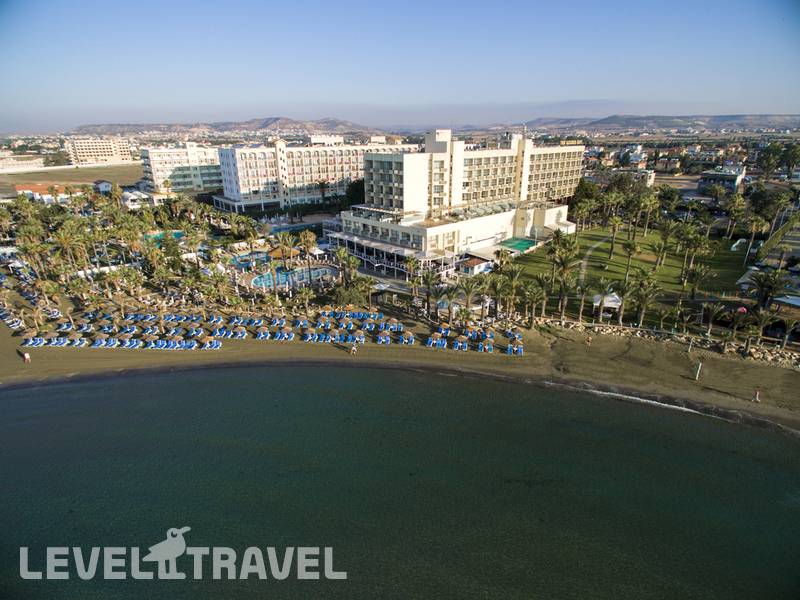 Фотография Golden Bay Beach