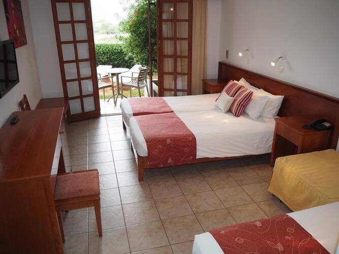 Kyknos Beach Hotel & Bungalows