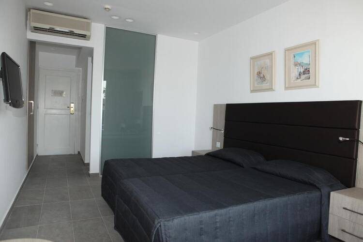 Dionysos Central Hotel