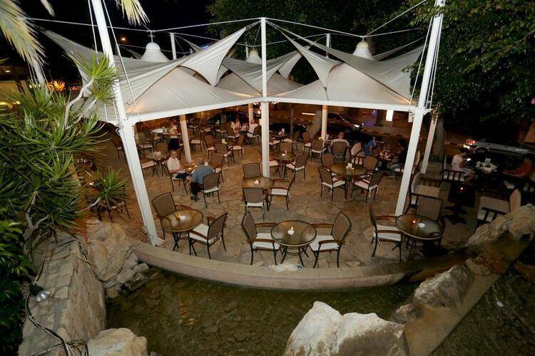 Dionysos Central Hotel