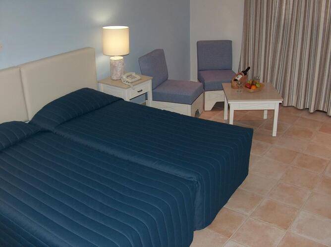 Dionysos Central Hotel