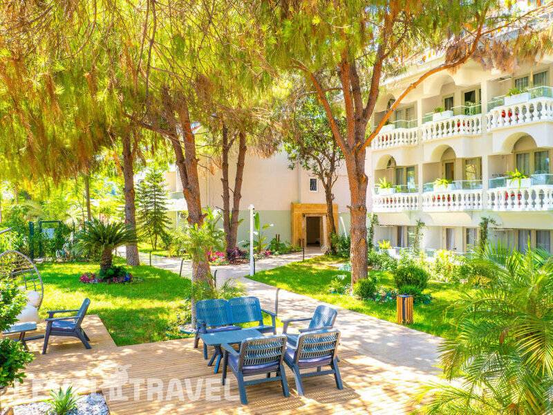 Фотография Rose Garden Premium (Ex. Larissa Mare Beach Hotel)