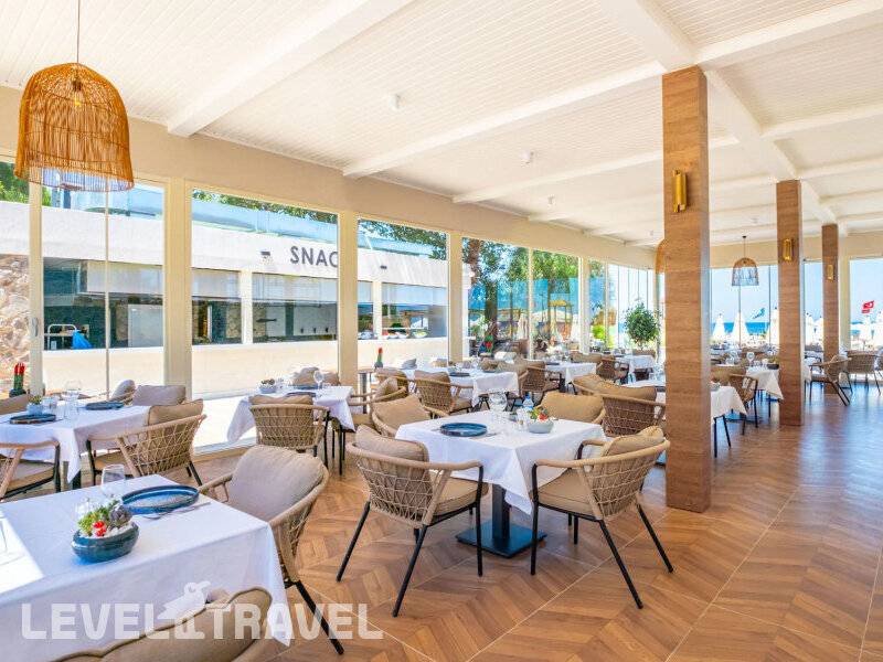 Фотография Rose Garden Premium (Ex. Larissa Mare Beach Hotel)