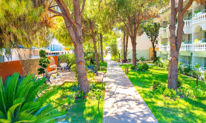 Rose Garden Premium (Ex. Larissa Mare Beach Hotel)