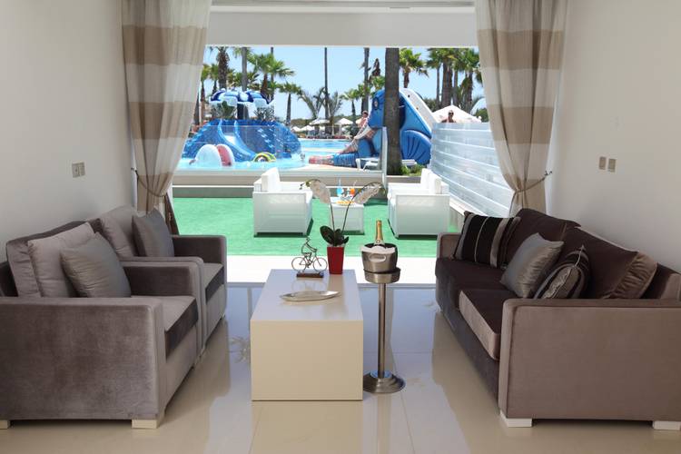 Dome Beach Hotel