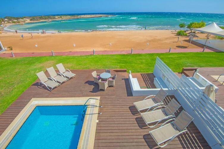 Dome Beach Hotel