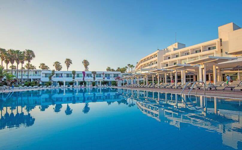 Dome Beach Hotel