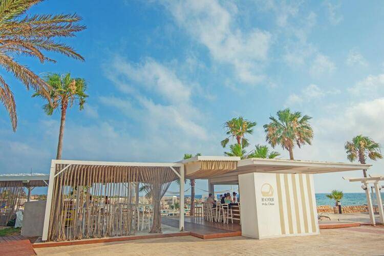 Dome Beach Hotel