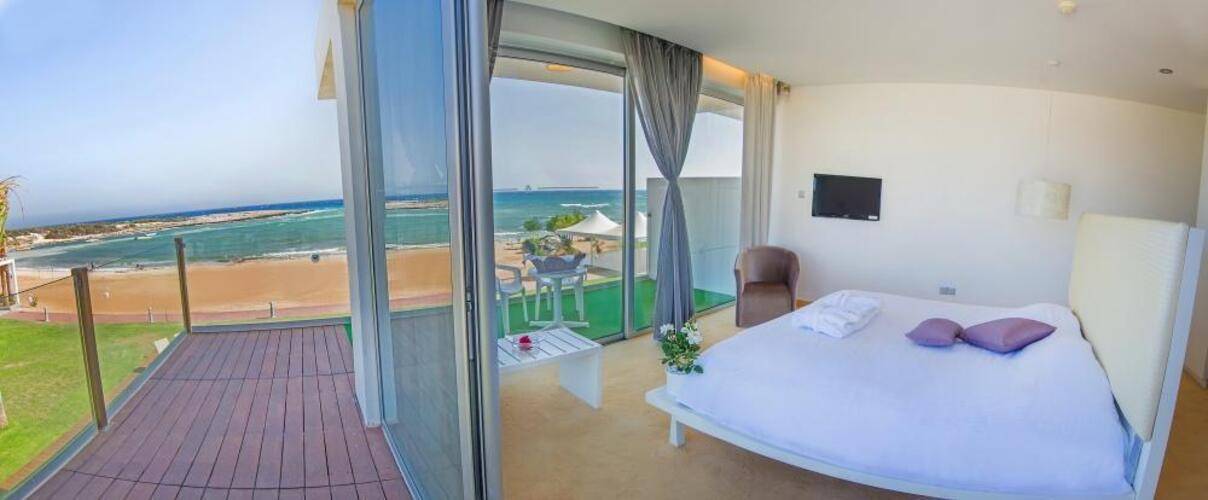 Dome Beach Hotel