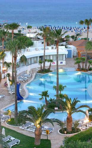 Dome Beach Hotel