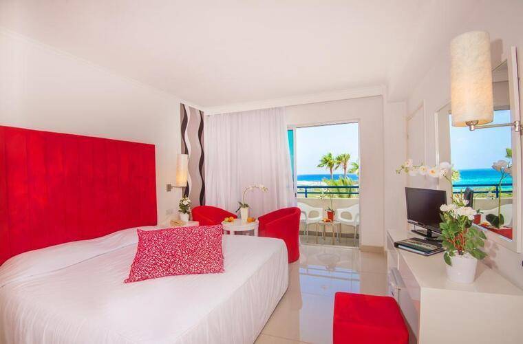 Dome Beach Hotel