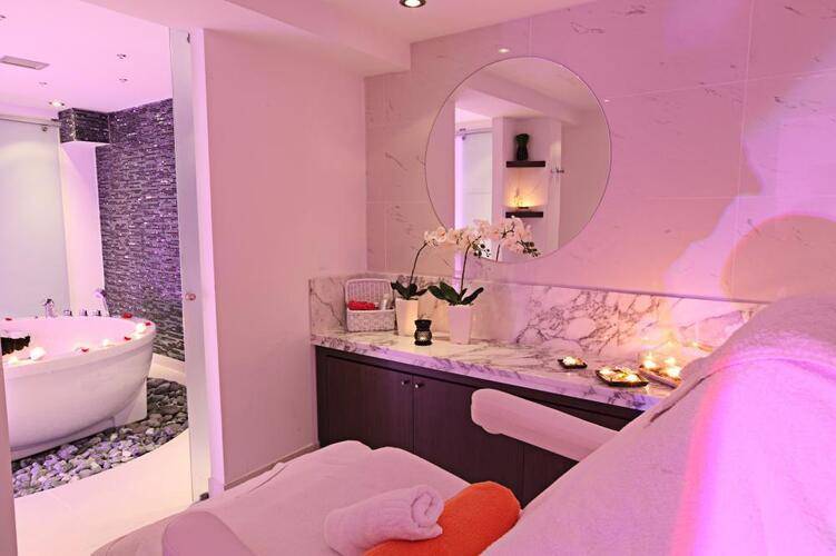 Dome Beach Hotel