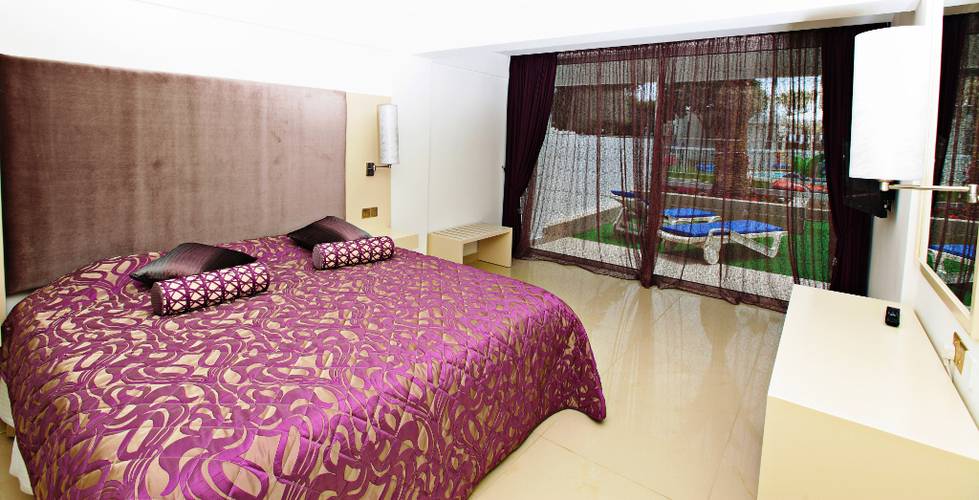 Dome Beach Hotel