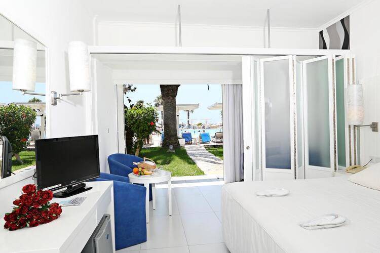 Dome Beach Hotel