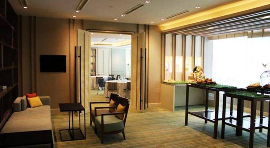 Dusit Princess Srinakarin Hotel
