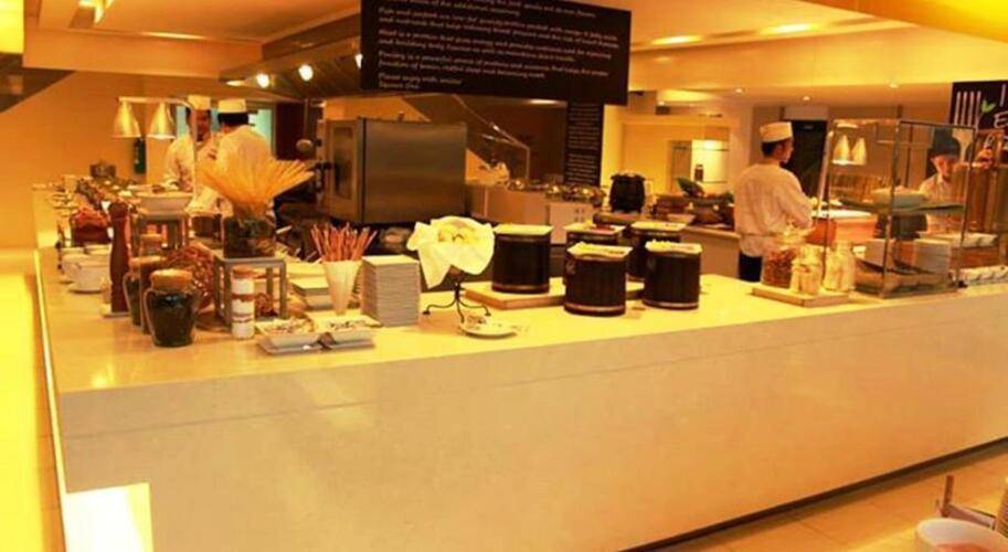 Dusit Princess Srinakarin Hotel