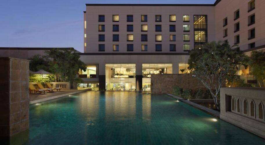 Dusit Princess Srinakarin Hotel