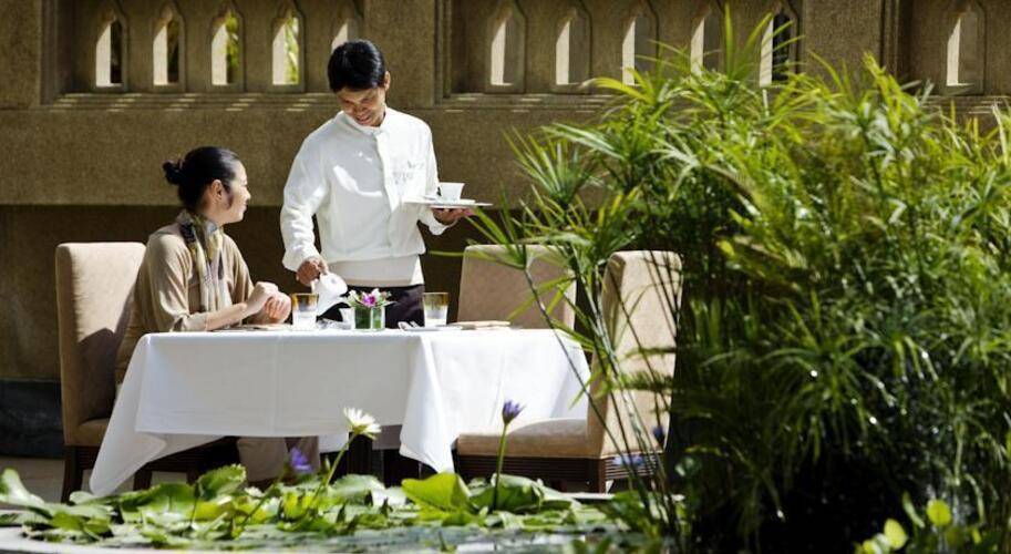 Dusit Princess Srinakarin Hotel