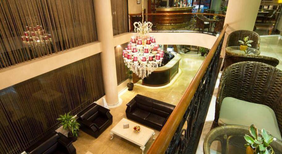 Black Bird Hotel
